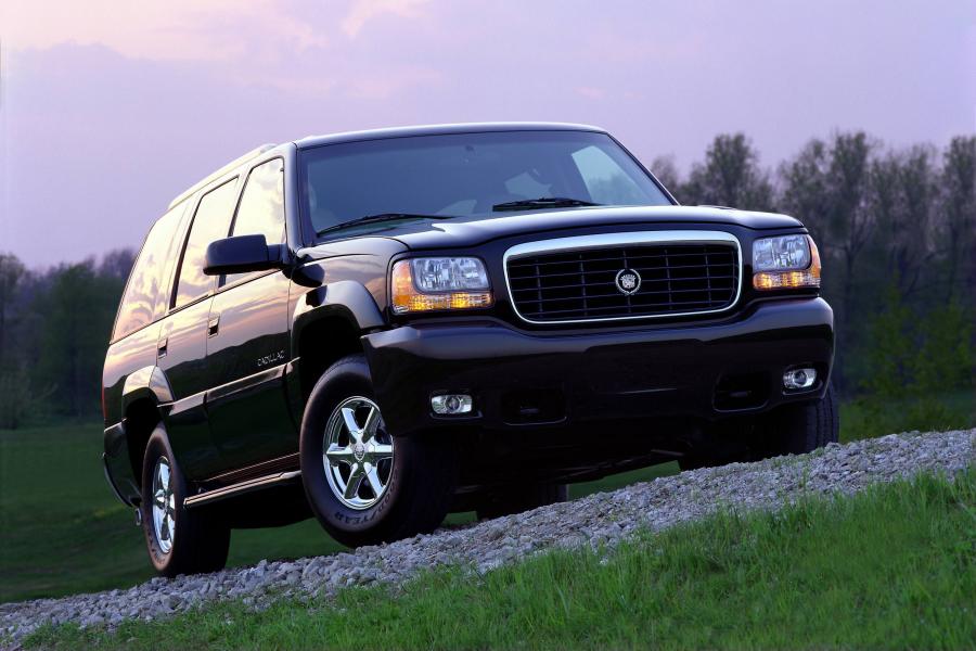  Cadillac Escalade 1999 года  (фото 16 из 40)